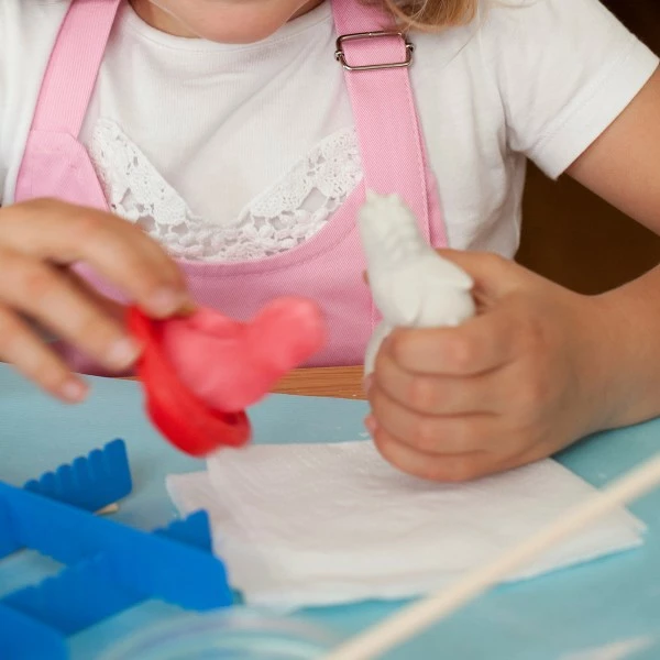 Mako Creations Moulage Enfant Coffret Moulage En Plâtre - Ma Licorne - Mako Moulages - 1 Moule 3 Mako Creations Moulage Enfant Coffret Moulage En Plâtre - Ma Licorne - Mako Moulages - 1 Moule – Image 3