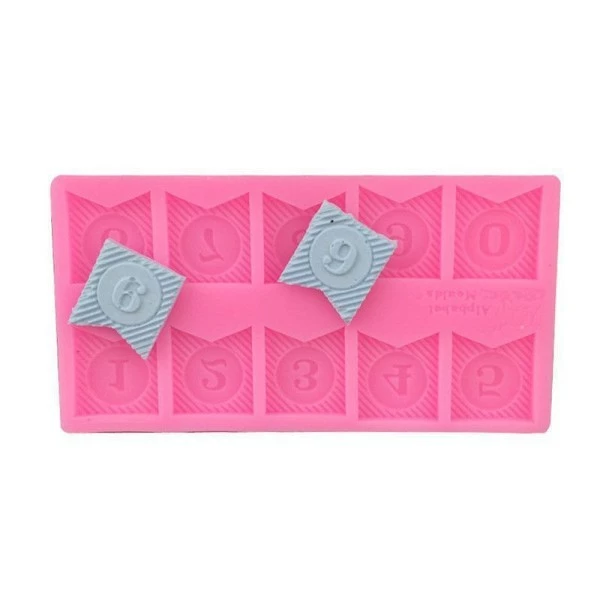 Czech Beads Exclusive Moule Guirlande Drapeau Numéros D'Anniversaire Personnalisé, 3D En Silicone De Chocolat Savon Gâteau, Fond 1 Czech Beads Exclusive Moule Guirlande Drapeau Numéros D'Anniversaire Personnalisé, 3D En Silicone De Chocolat Savon Gâteau, Fond